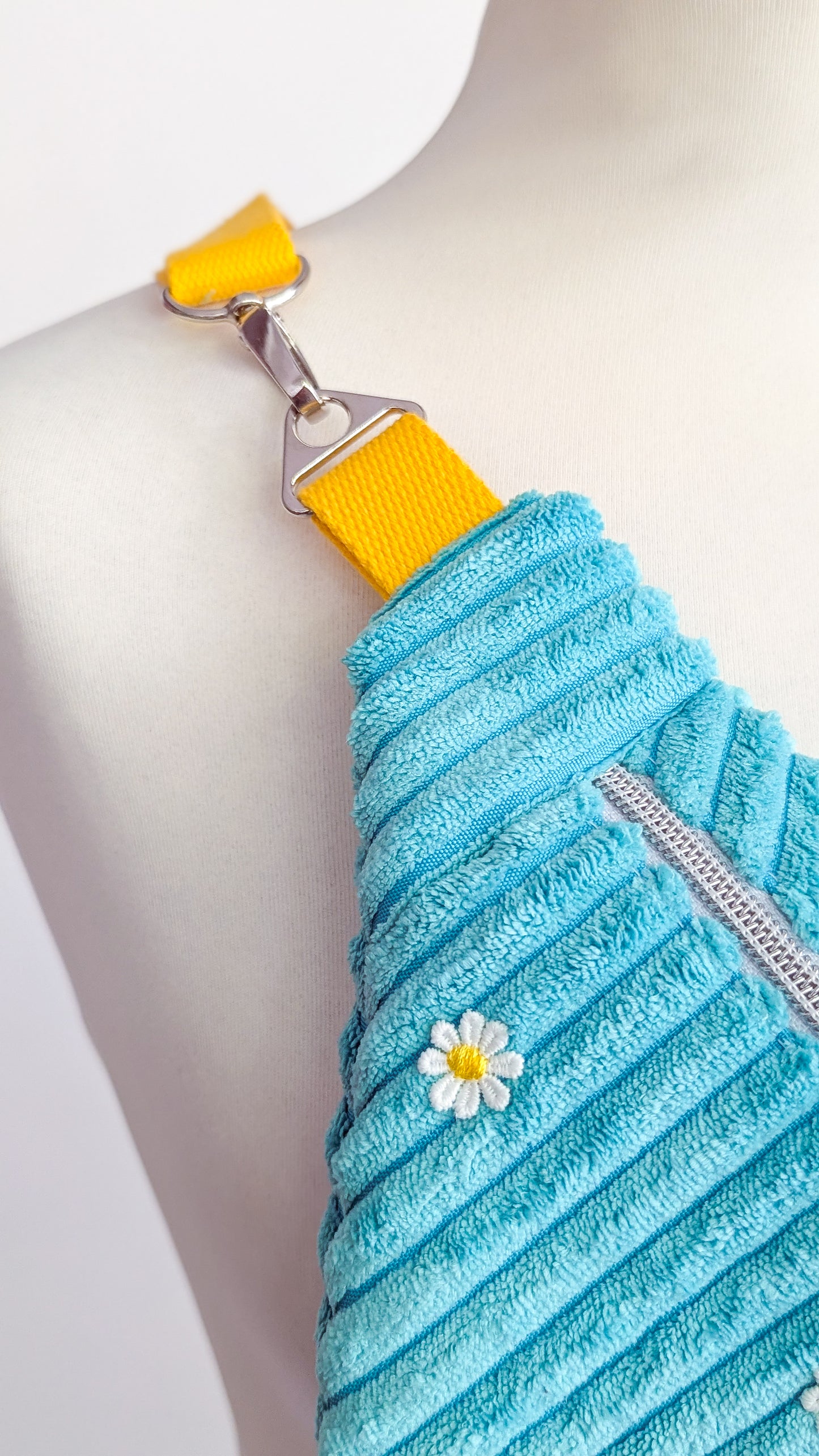 Bunte Cord Hipbag Bauchtasche Gänseblümchen Daisies TÜRKIS