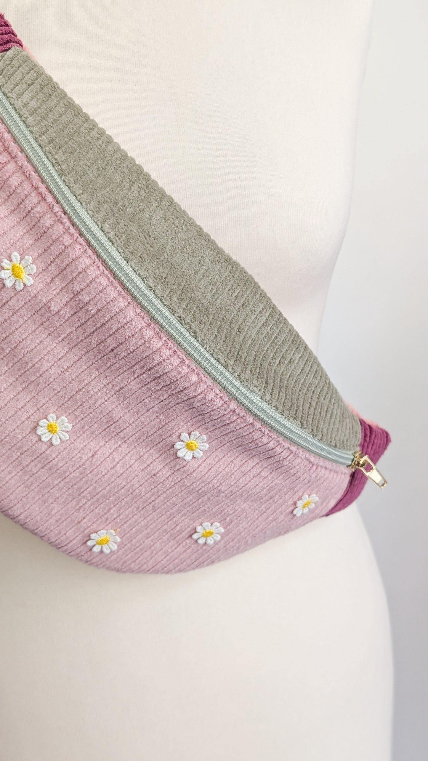 Color Blocking Cord Bauchtasche Daisy Gänseblümchen BIENEN Beere