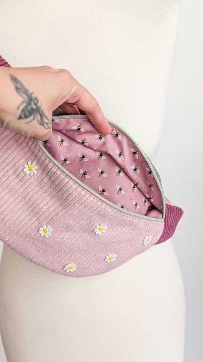 Color Blocking Cord Bauchtasche Daisy Gänseblümchen BIENEN Beere