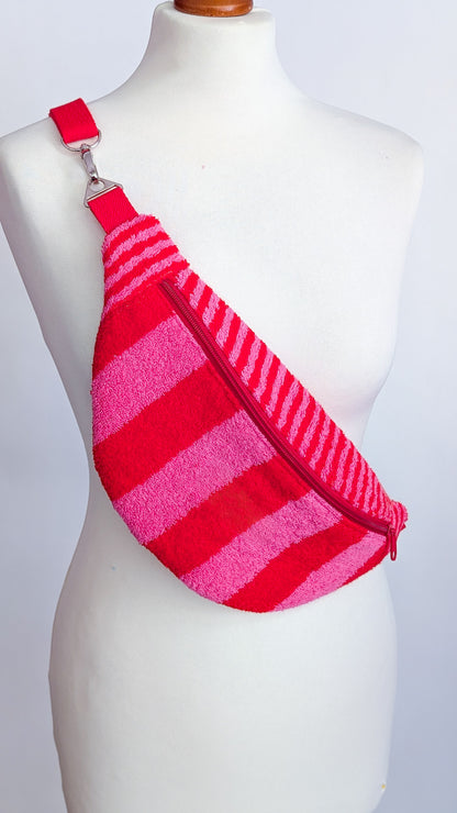 Upcycling Hipbag Bauchtasche aus Handtuch Pink/Rot Streifen Towel Bag Limitiert