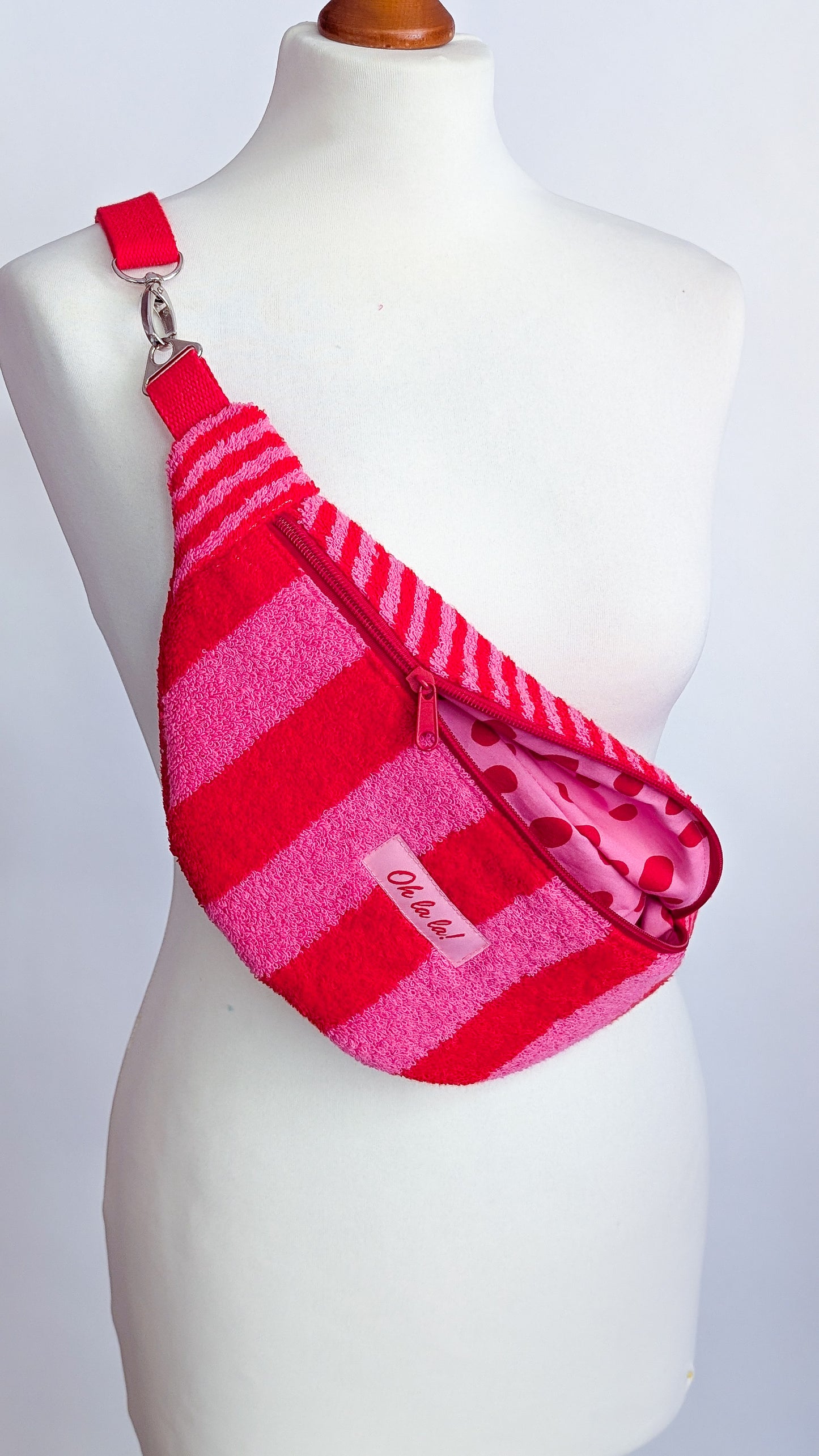 Upcycling Hipbag Bauchtasche aus Handtuch Pink/Rot Streifen Towel Bag Limitiert