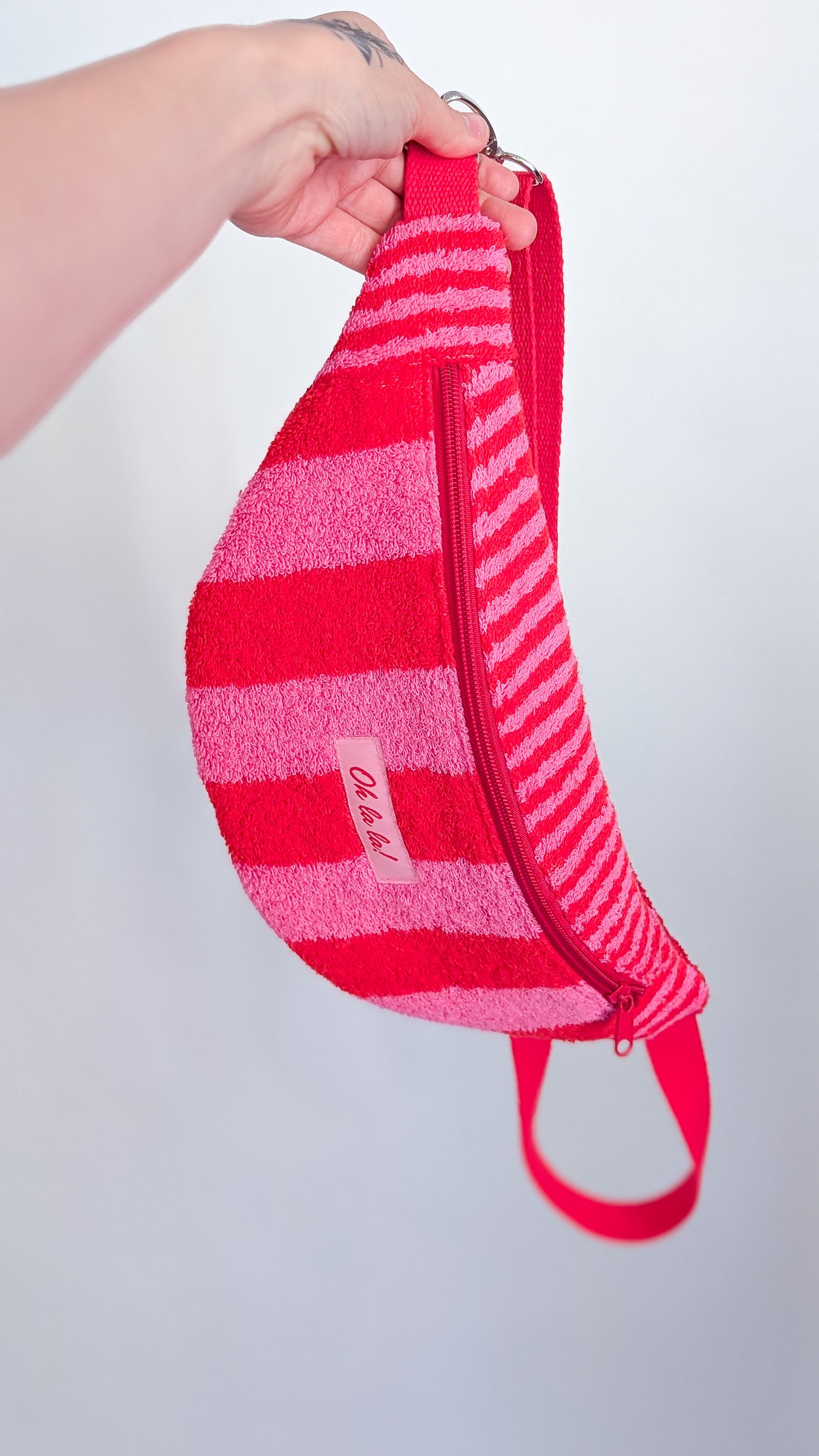 Upcycling Hipbag Bauchtasche aus Handtuch Pink/Rot Streifen Towel Bag Limitiert