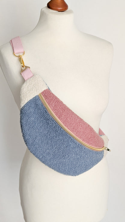 Kuschelige Pastell Teddy Bouclé Hipbag Bauchtasche Rose/Blau/Creme