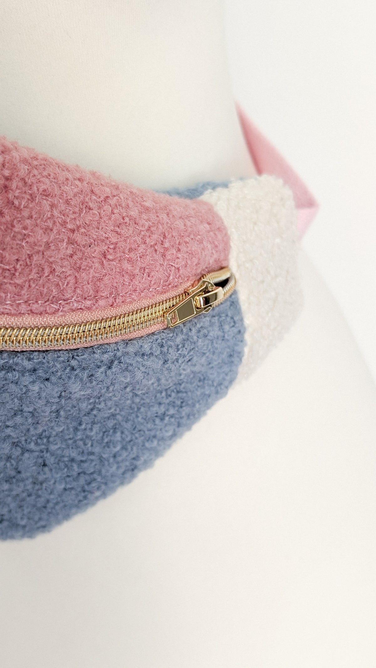 Kuschelige Pastell Teddy Bouclé Hipbag Bauchtasche Rose/Blau/Creme
