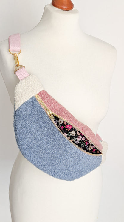 Kuschelige Pastell Teddy Bouclé Hipbag Bauchtasche Rose/Blau/Creme