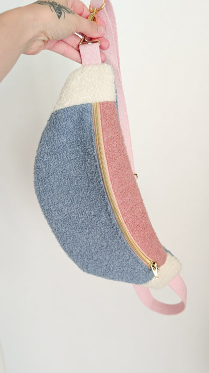 Kuschelige Pastell Teddy Bouclé Hipbag Bauchtasche Rose/Blau/Creme