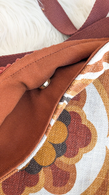 Upcycling Tote Bag Einkaufsbeutel Nachhaltige Einkaufstasche "Omi's 70's Table"