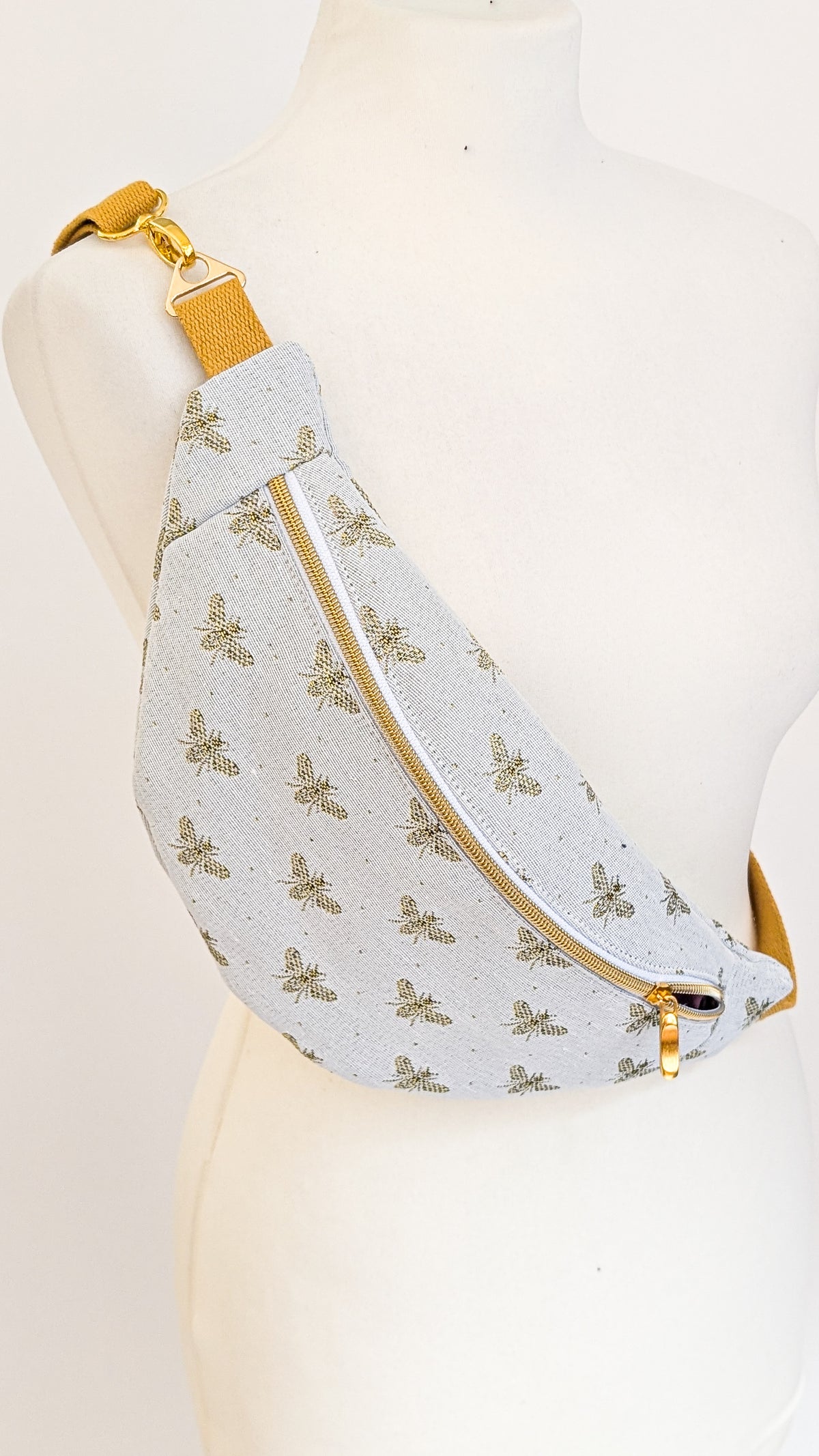 Edle Hipbag Bauchtasche Weiß/Gold Bienen