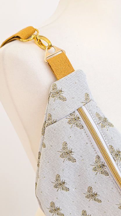 Edle Hipbag Bauchtasche Weiß/Gold Bienen