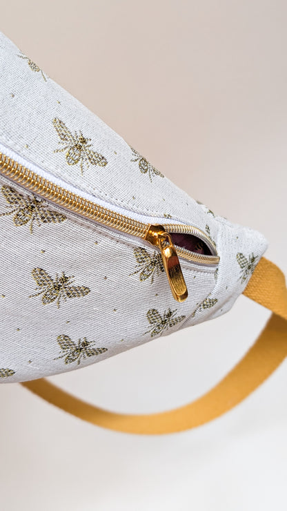 Edle Hipbag Bauchtasche Weiß/Gold Bienen