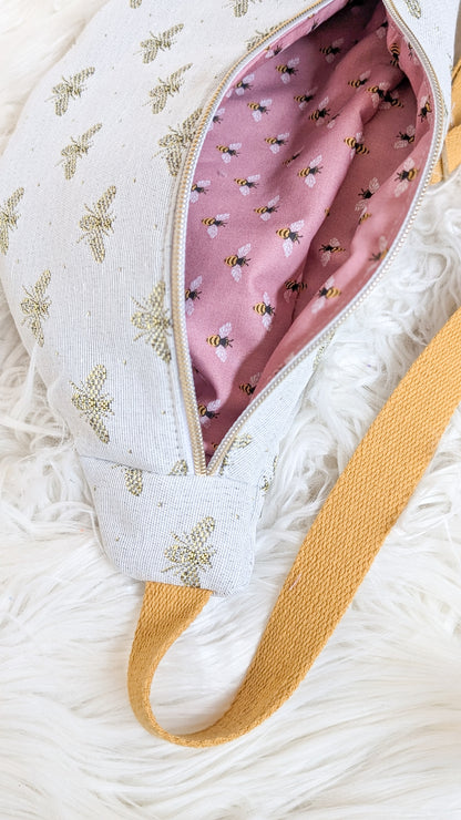 Edle Hipbag Bauchtasche Weiß/Gold Bienen