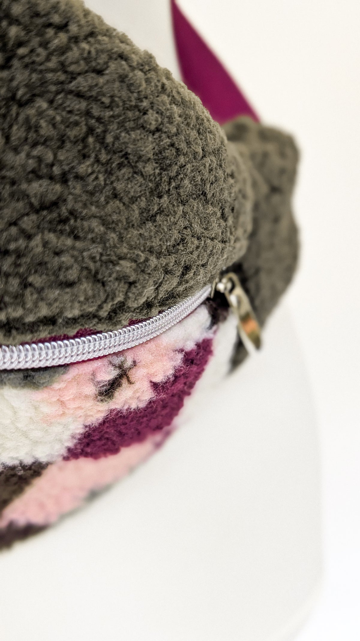 Große XL Umhängetasche Teddy Plüsch Tasche Olivgrün Schachbrett Blumen
