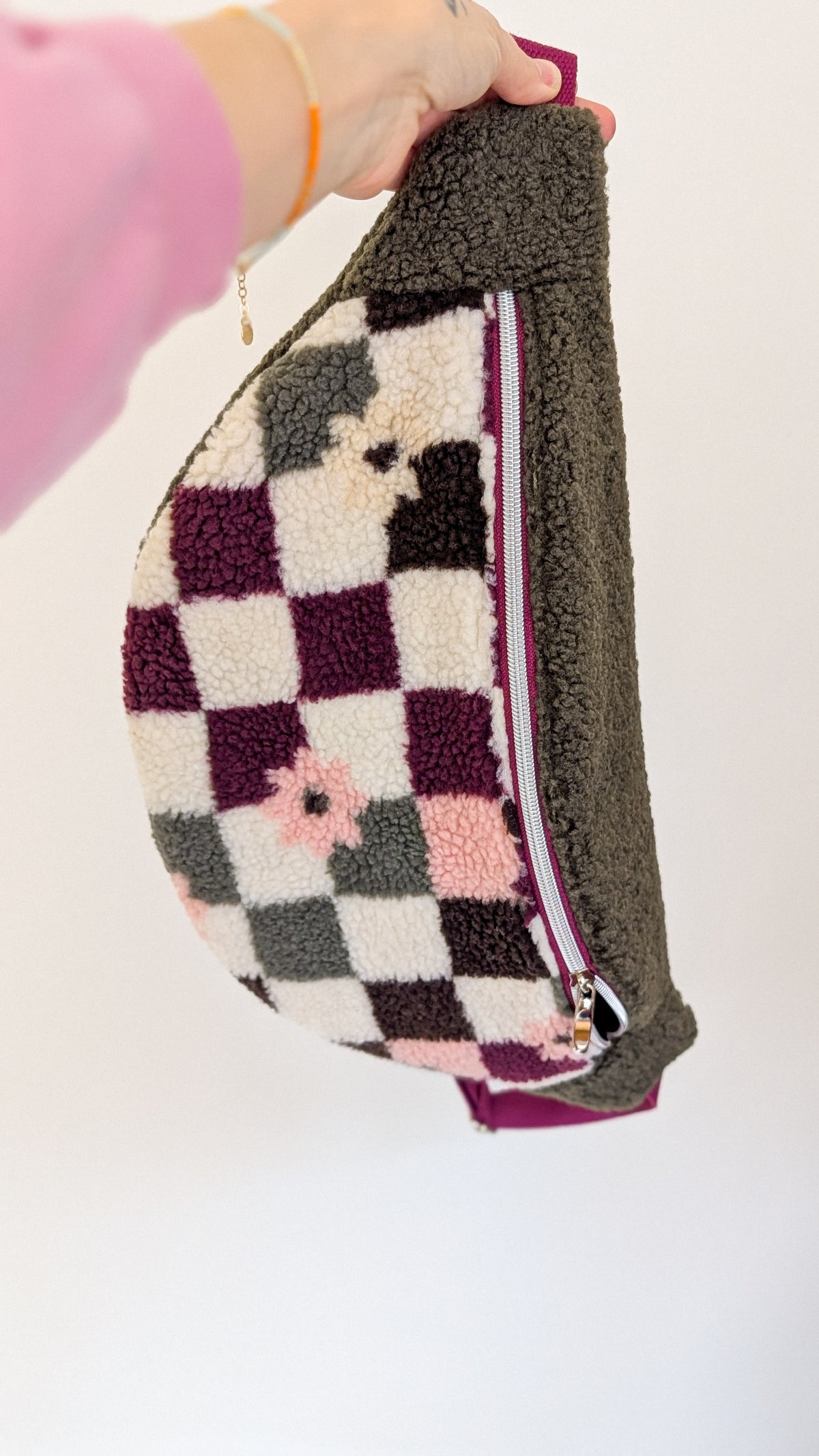 Große XL Umhängetasche Teddy Plüsch Tasche Olivgrün Schachbrett Blumen