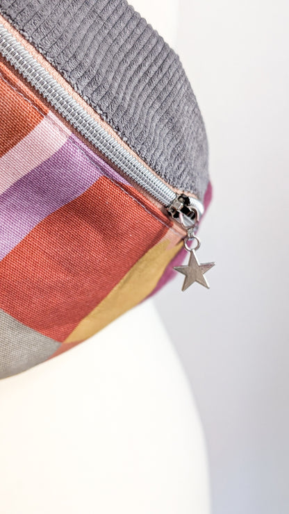 Color-Blocking Bauchtasche Umhängetasche mit geometrischem Muster grau/berry/ocker