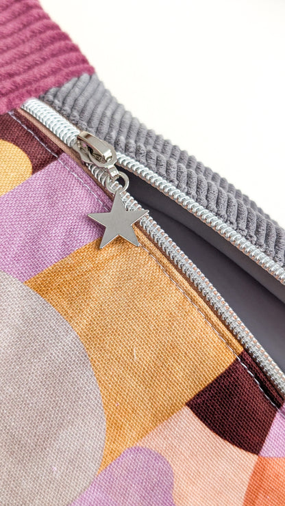 Color-Blocking Bauchtasche Umhängetasche mit geometrischem Muster grau/berry/ocker