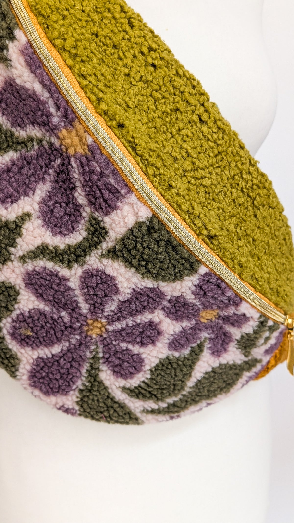 Große XL Umhängetasche Teddy Plüsch Tasche Retro Blumen Lila Grün Curry