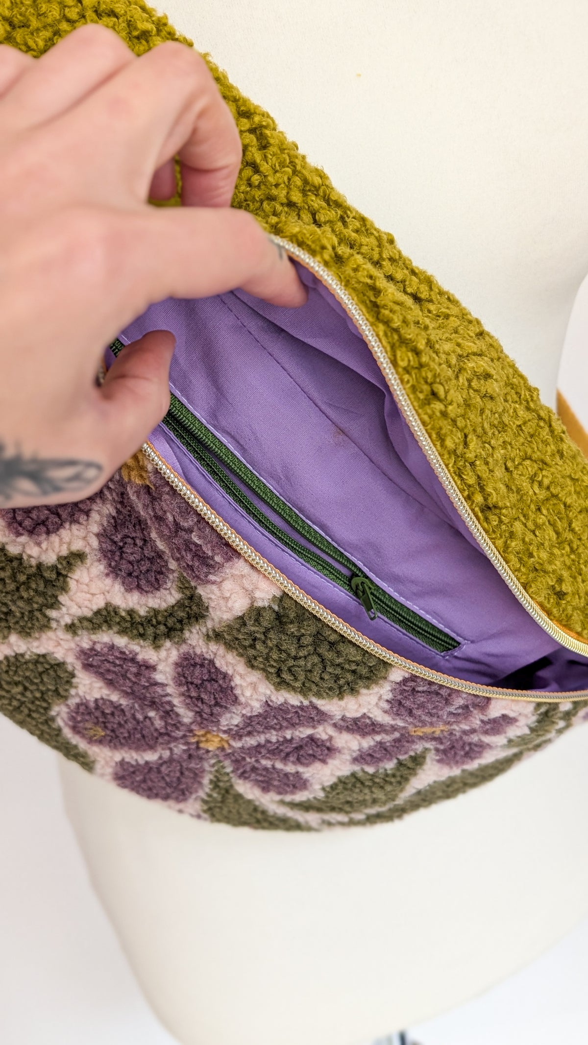 Große XL Umhängetasche Teddy Plüsch Tasche Retro Blumen Lila Grün Curry