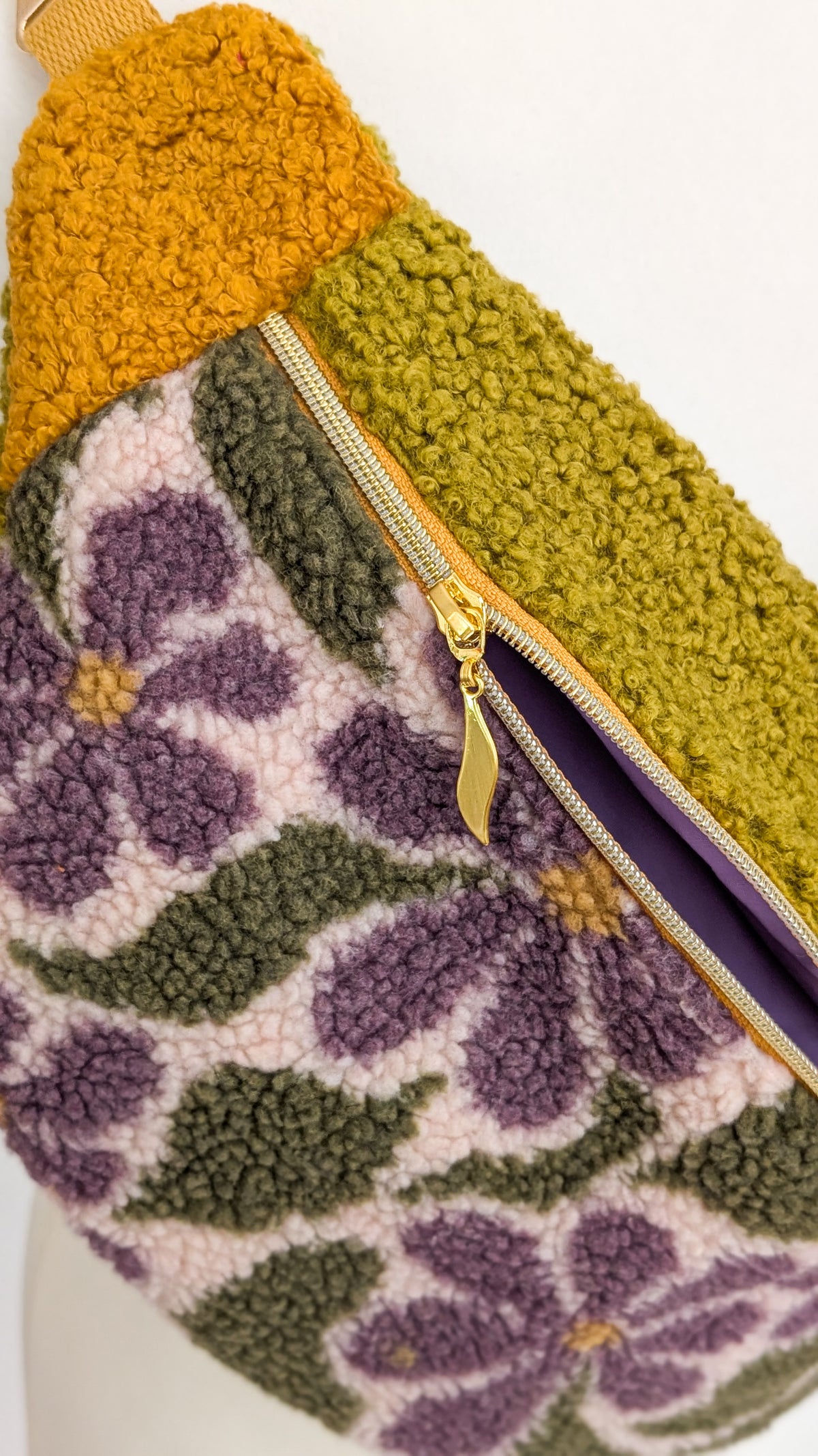Große XL Umhängetasche Teddy Plüsch Tasche Retro Blumen Lila Grün Curry