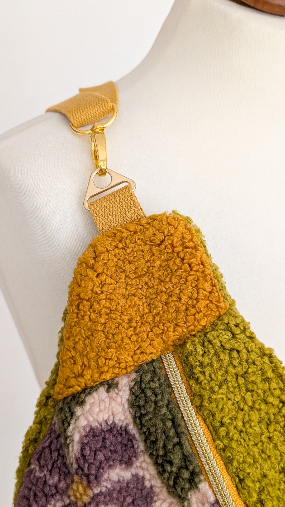 Große XL Umhängetasche Teddy Plüsch Tasche Retro Blumen Lila Grün Curry
