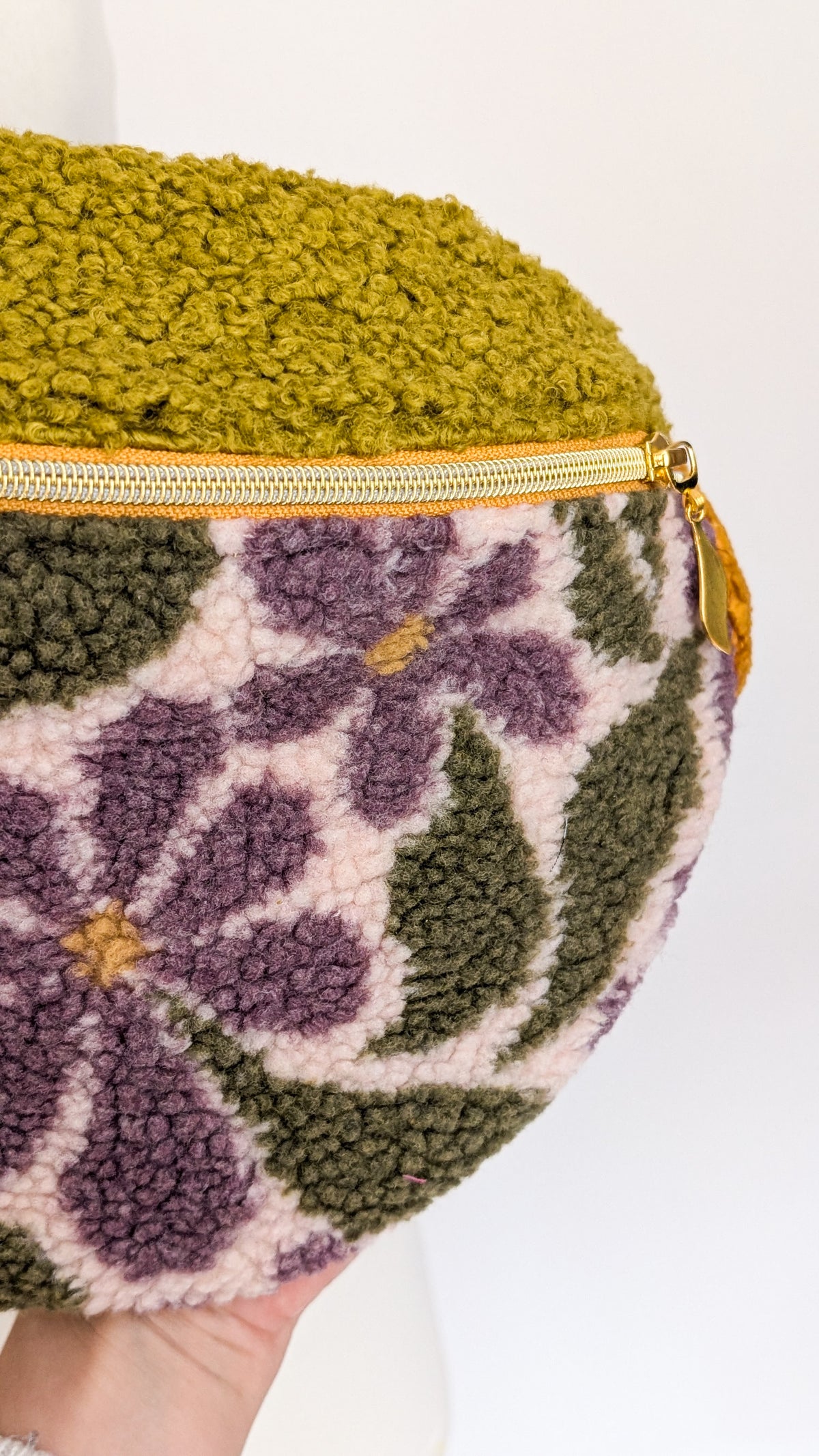 Große XL Umhängetasche Teddy Plüsch Tasche Retro Blumen Lila Grün Curry