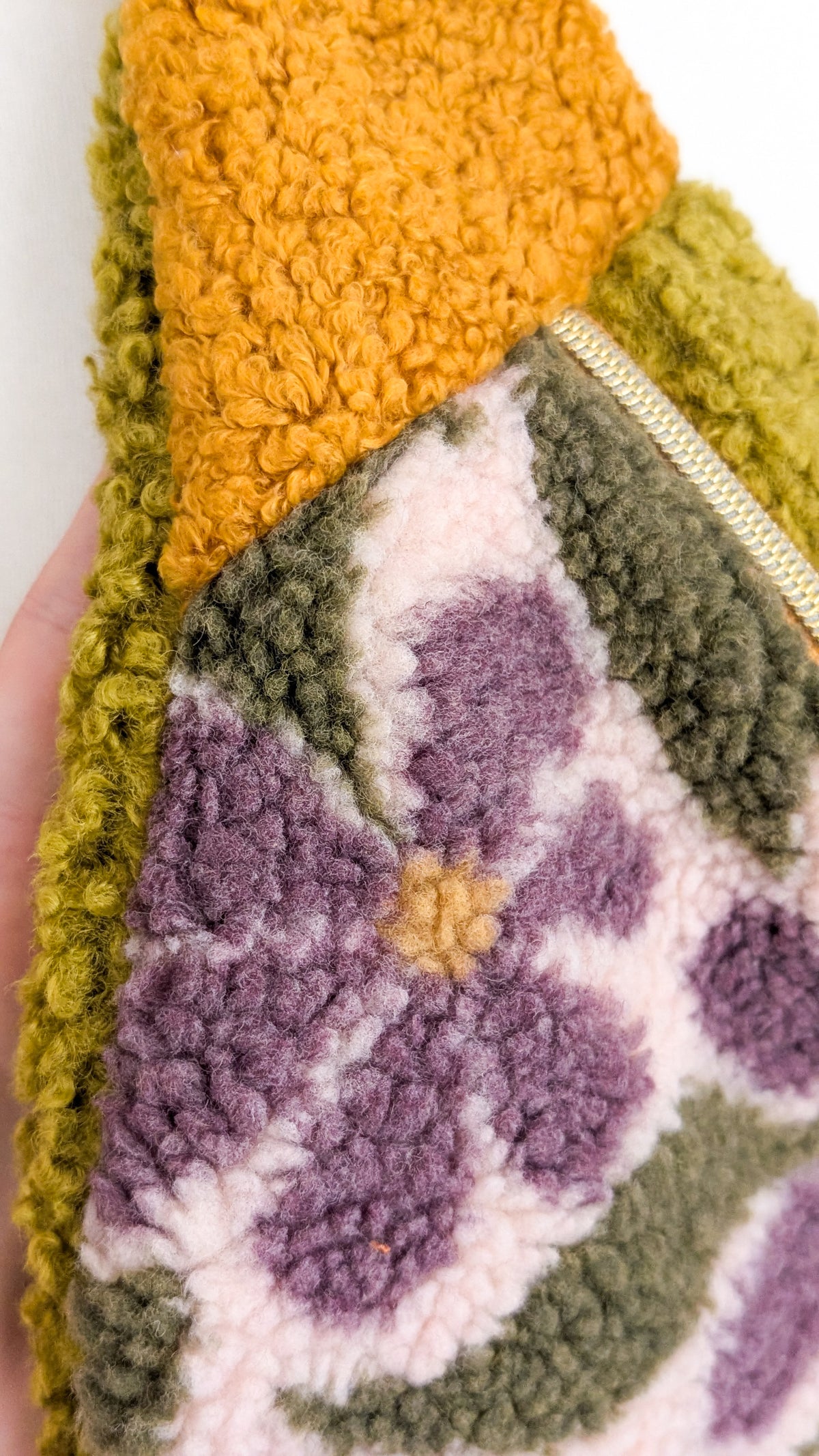 Große XL Umhängetasche Teddy Plüsch Tasche Retro Blumen Lila Grün Curry