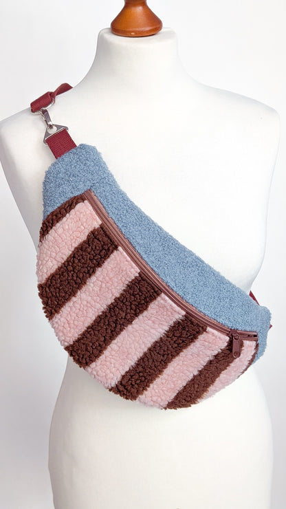 Bunte Pastell Skandi Bauchtasche Teddy Plüsch Streifen Rosa/Braun/Blau