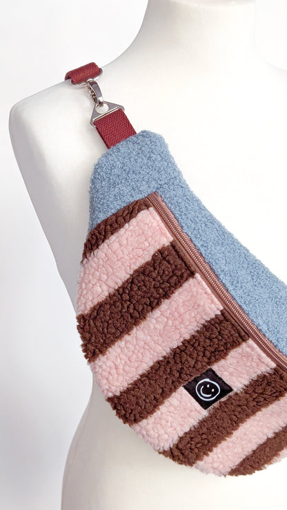 Bunte Pastell Skandi Bauchtasche Teddy Plüsch Streifen Rosa/Braun/Blau