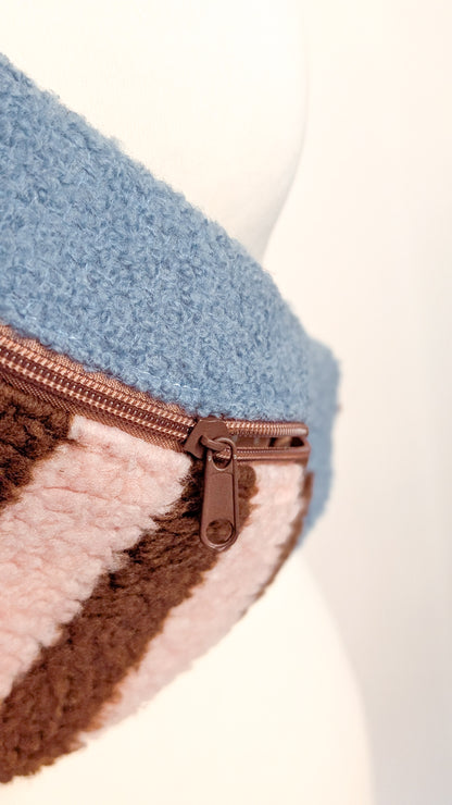 Bunte Pastell Skandi Bauchtasche Teddy Plüsch Streifen Rosa/Braun/Blau