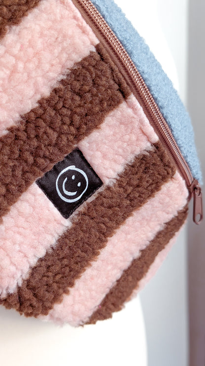 Bunte Pastell Skandi Bauchtasche Teddy Plüsch Streifen Rosa/Braun/Blau