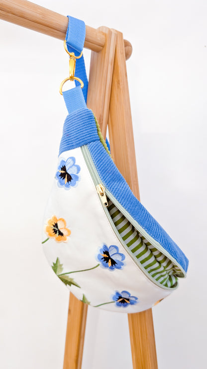 Upcycling Cord Bauchtasche Granny Pansy Bag Blumen Stickerei