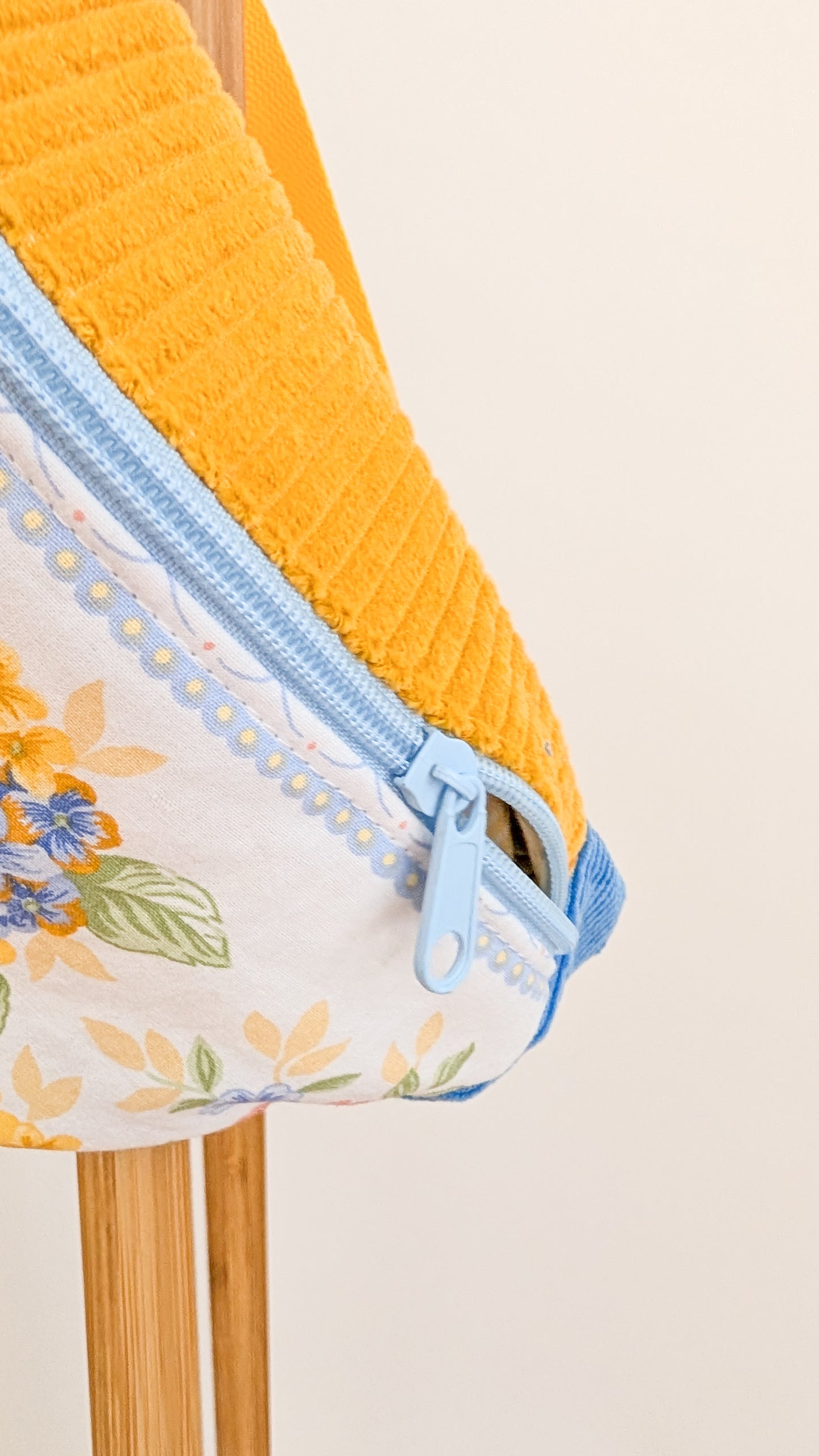 Upcycling Cord Bauchtasche Granny Hortensien Hipbag