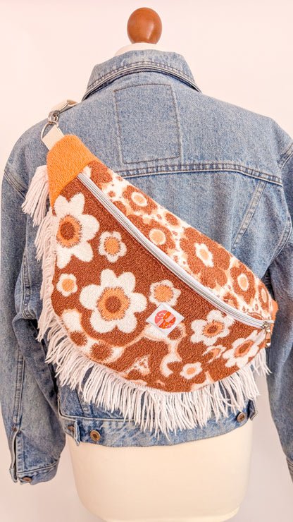 Upcycling XL Bauchtasche mit Fransen aus 70s Vintage Handtuch Towel Bag Einzelstück