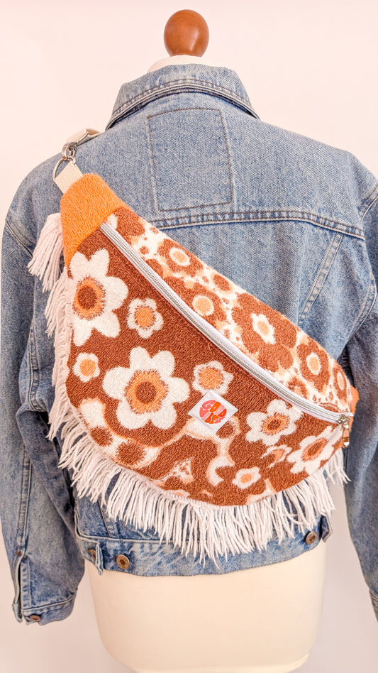 Upcycling XL Bauchtasche mit Fransen aus 70s Vintage Handtuch Towel Bag Einzelstück