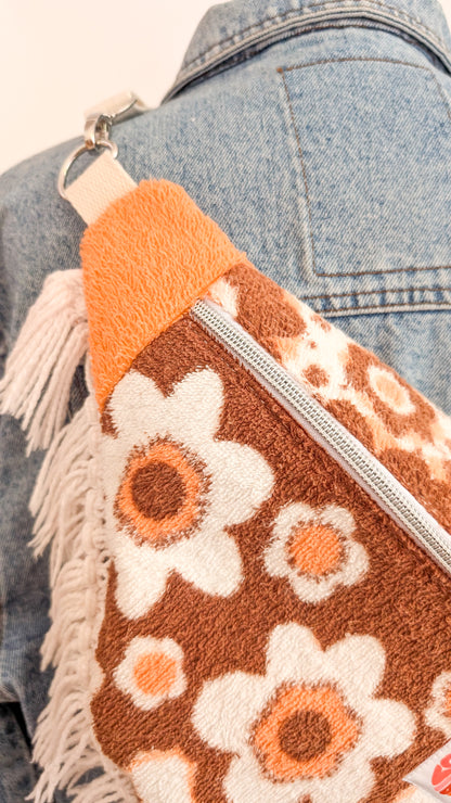 Upcycling XL Bauchtasche mit Fransen aus 70s Vintage Handtuch Towel Bag Einzelstück