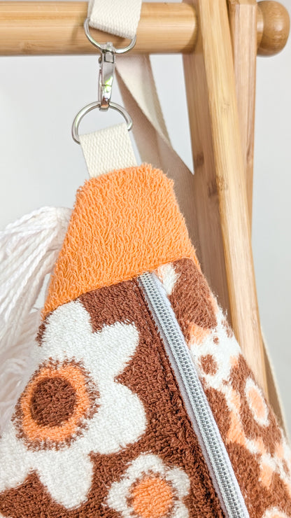Upcycling XL Bauchtasche mit Fransen aus 70s Vintage Handtuch Towel Bag Einzelstück