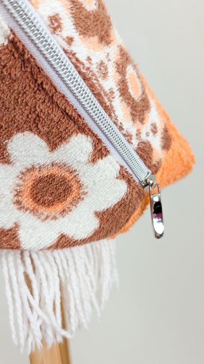 Upcycling XL Bauchtasche mit Fransen aus 70s Vintage Handtuch Towel Bag Einzelstück