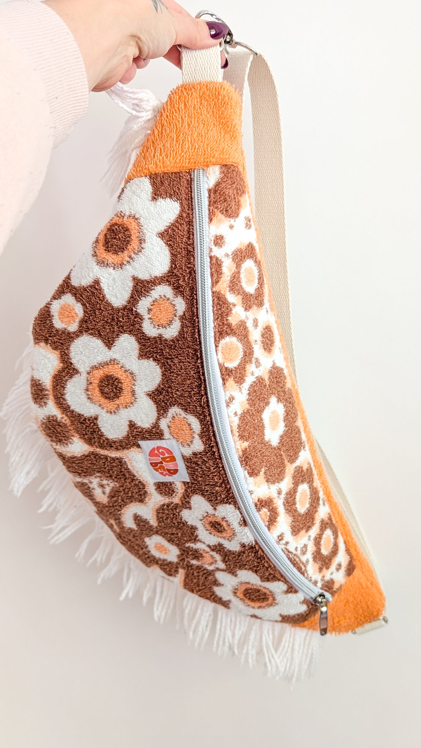 Upcycling XL Bauchtasche mit Fransen aus 70s Vintage Handtuch Towel Bag Einzelstück