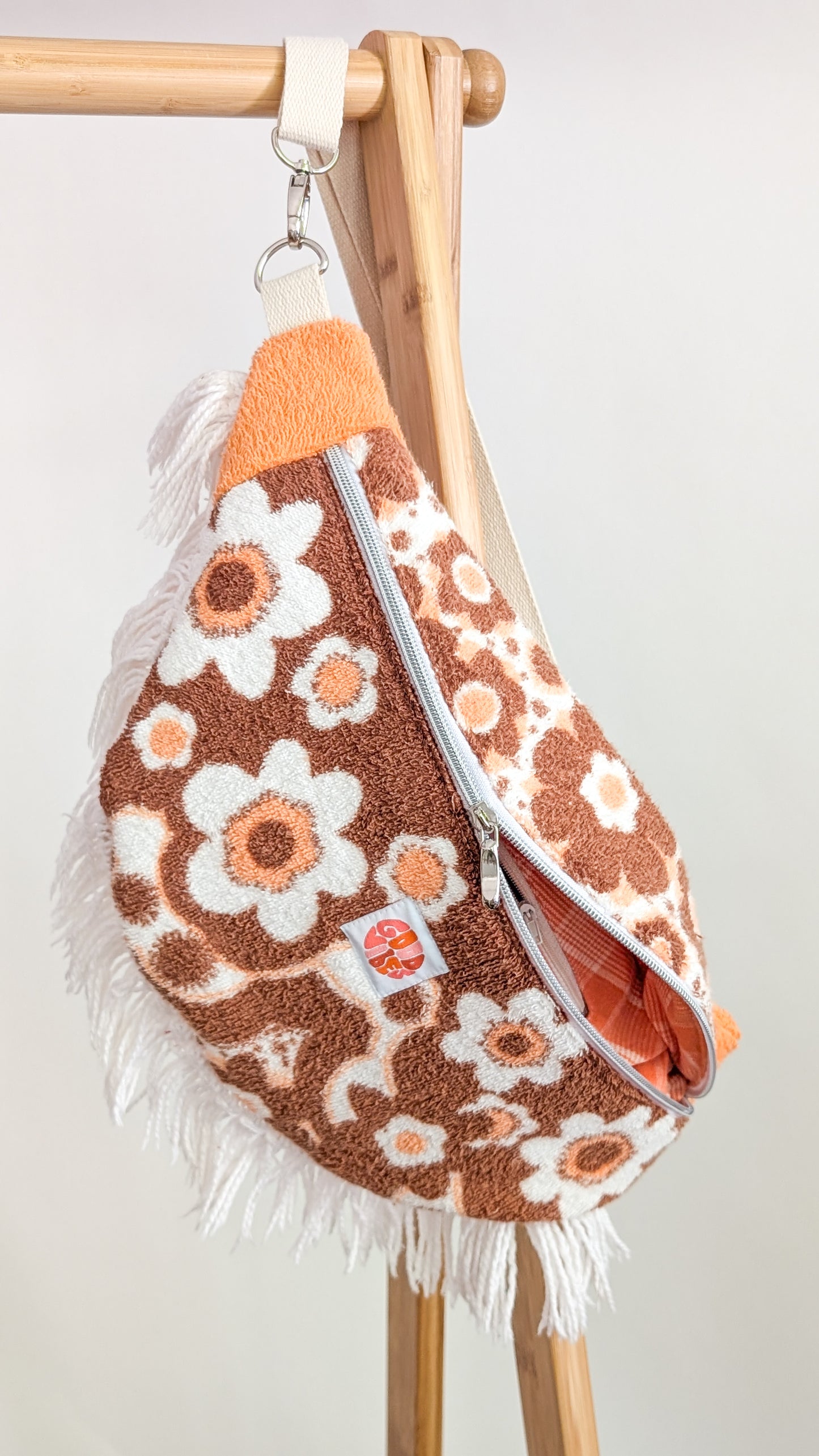 Upcycling XL Bauchtasche mit Fransen aus 70s Vintage Handtuch Towel Bag Einzelstück