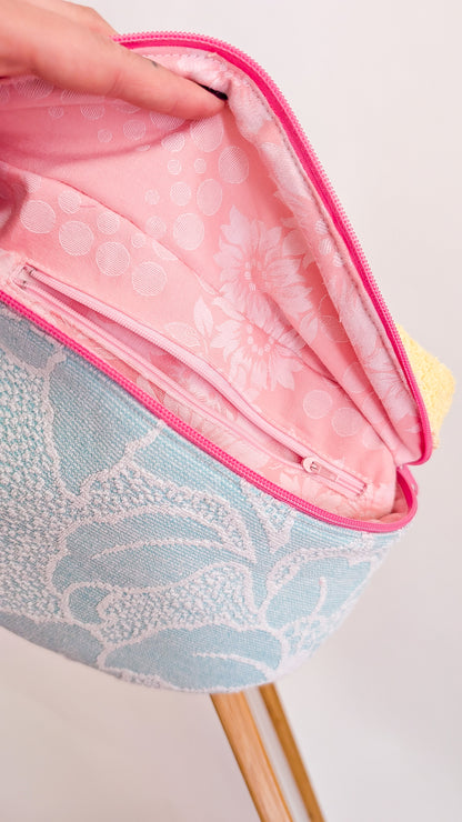 Upcycling XL Bauchtasche aus Vintage Handtuch Pastell Towel Bag Einzelstück