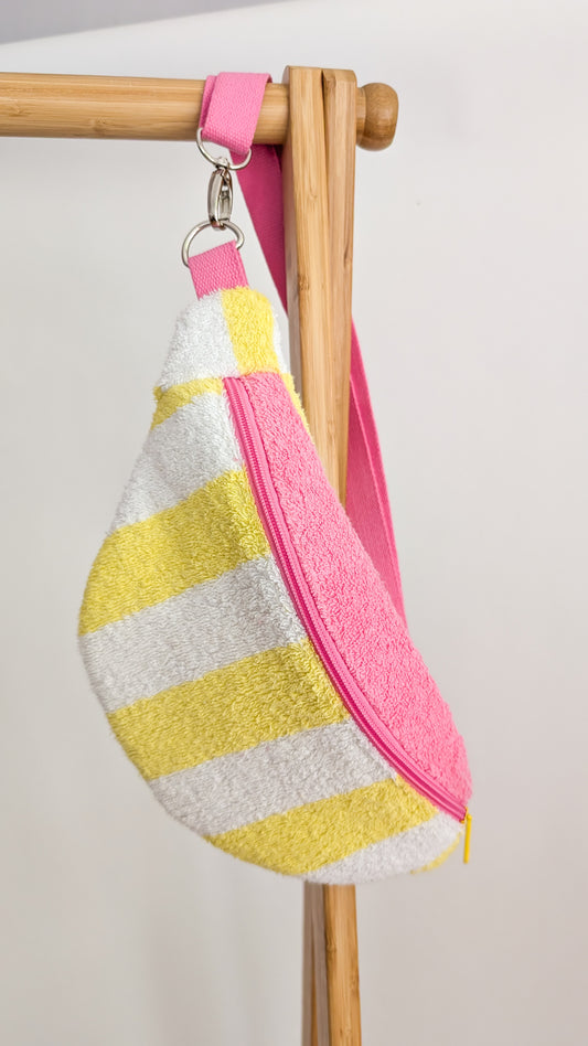 Upcycling Hipbag Bauchtasche aus Vintage Handtuch Gelb/Pink Streifen Towel Bag Limitiert