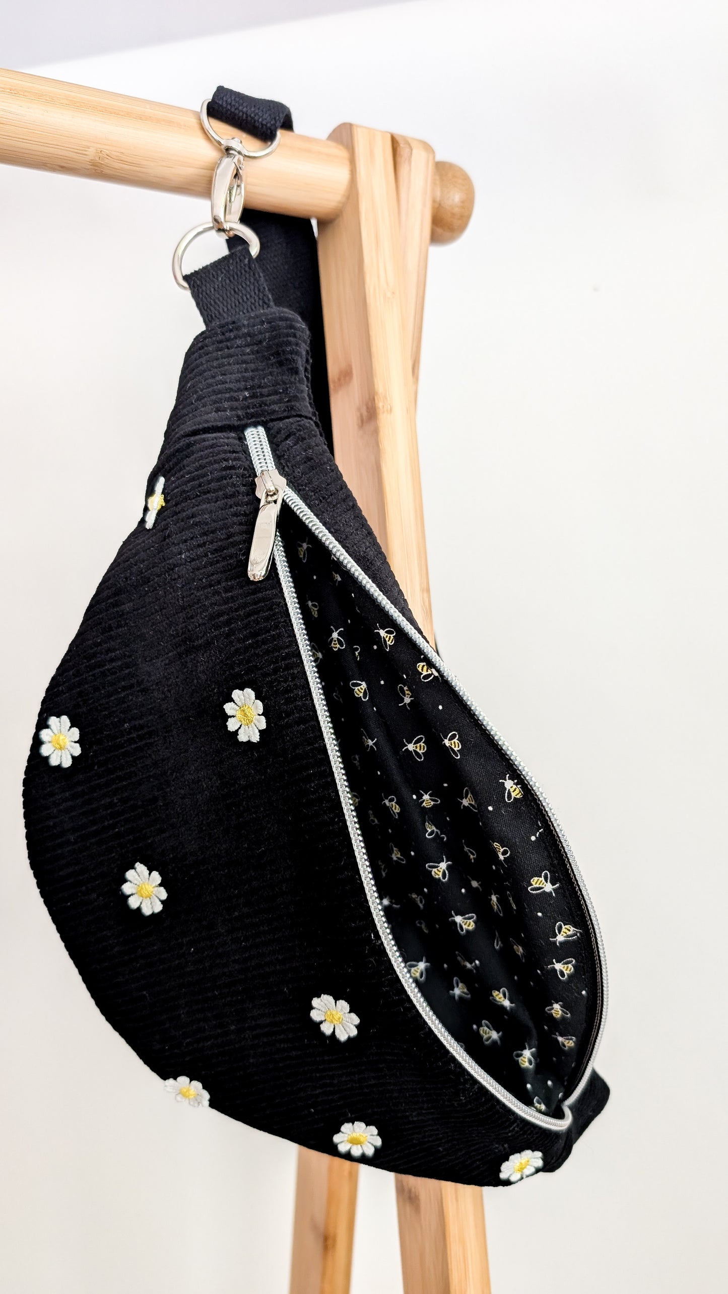 Cord Hipbag Bauchtasche Daisies - Schwarz oder Altrosa