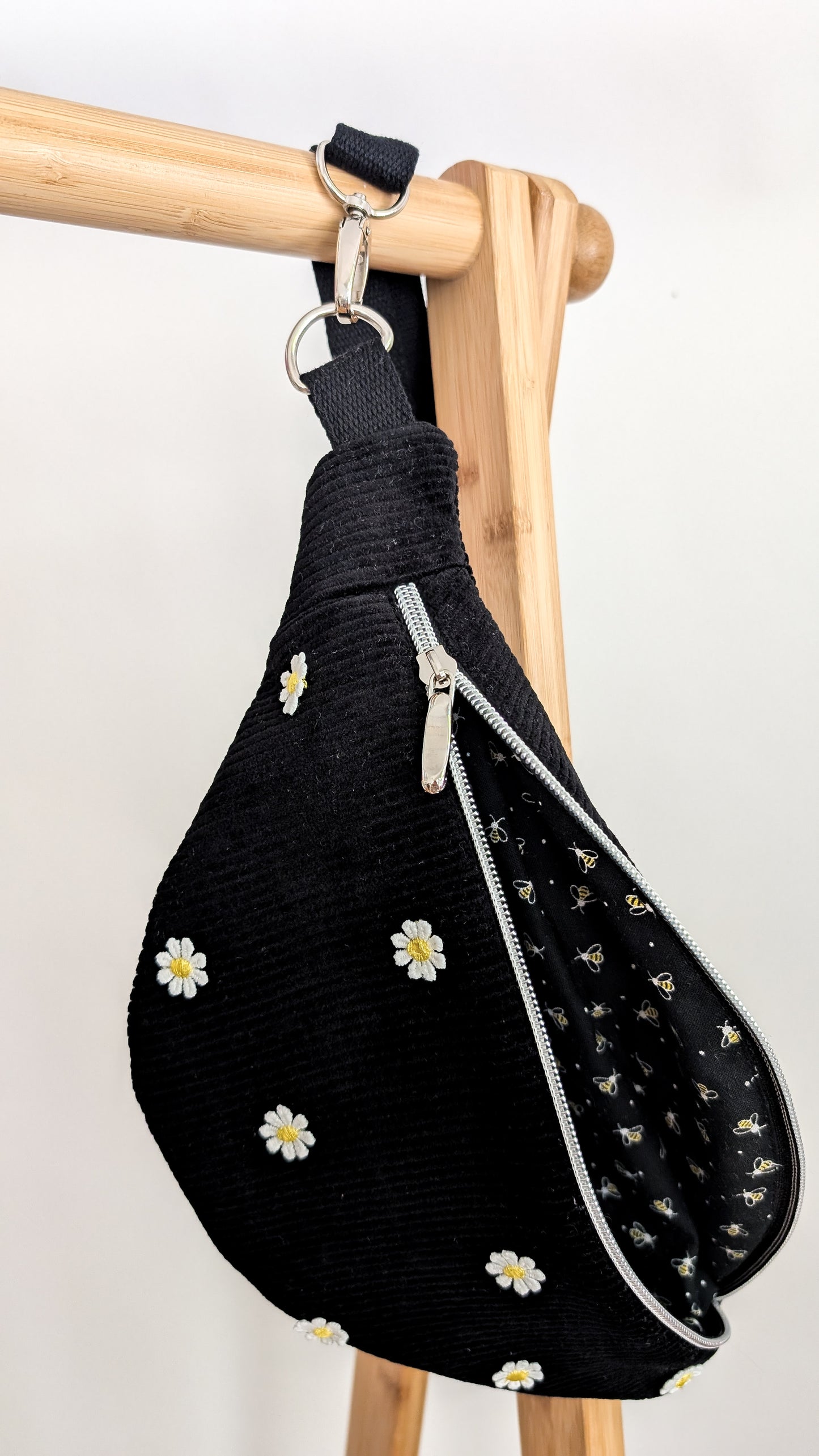 Cord Hipbag Bauchtasche Daisies - Schwarz oder Altrosa