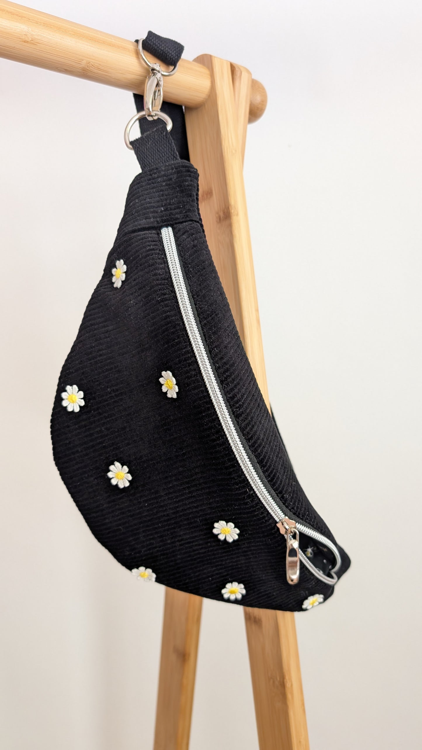 Cord Hipbag Bauchtasche Daisies - Schwarz oder Altrosa