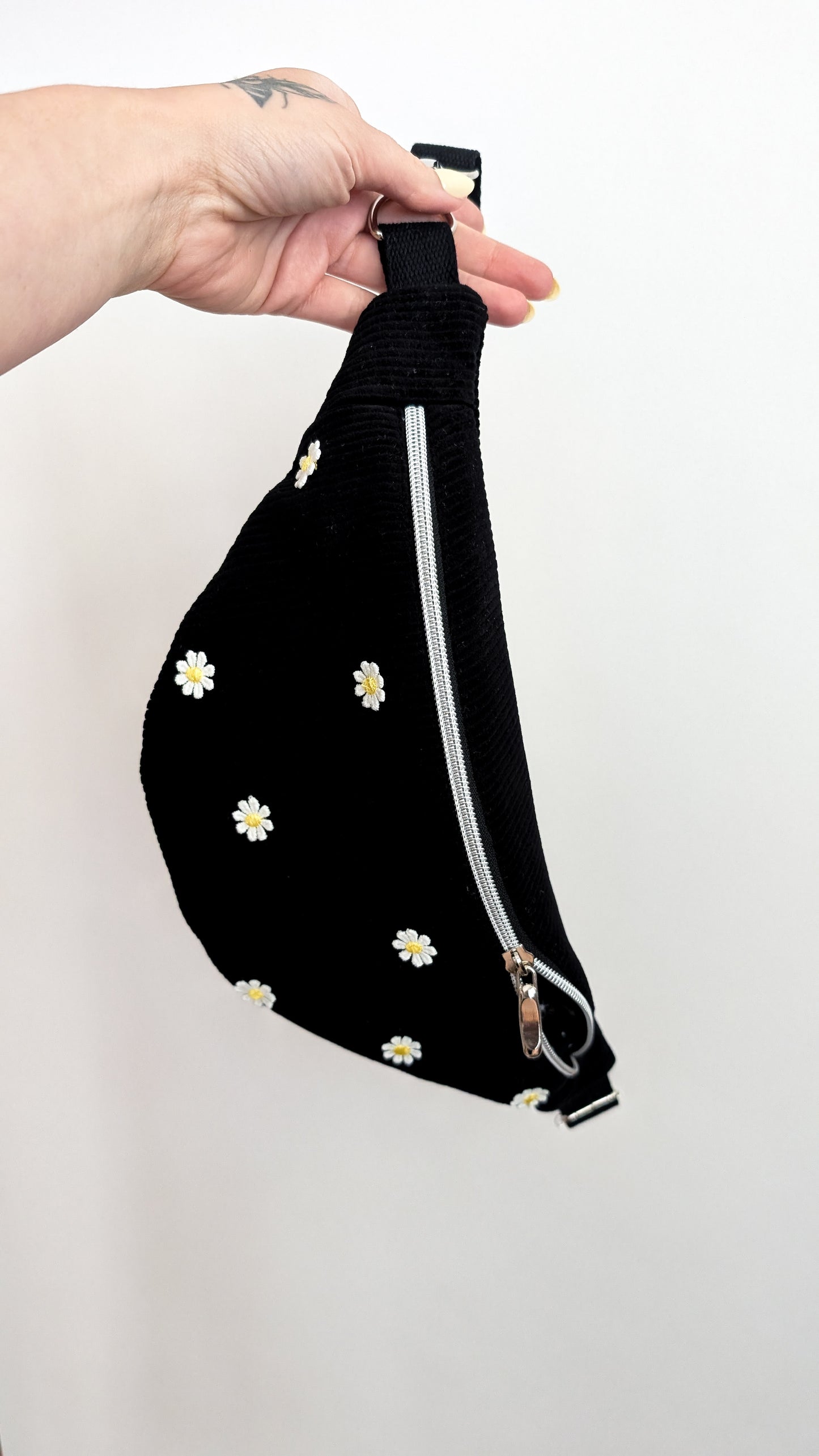Cord Hipbag Bauchtasche Daisies - Schwarz oder Altrosa