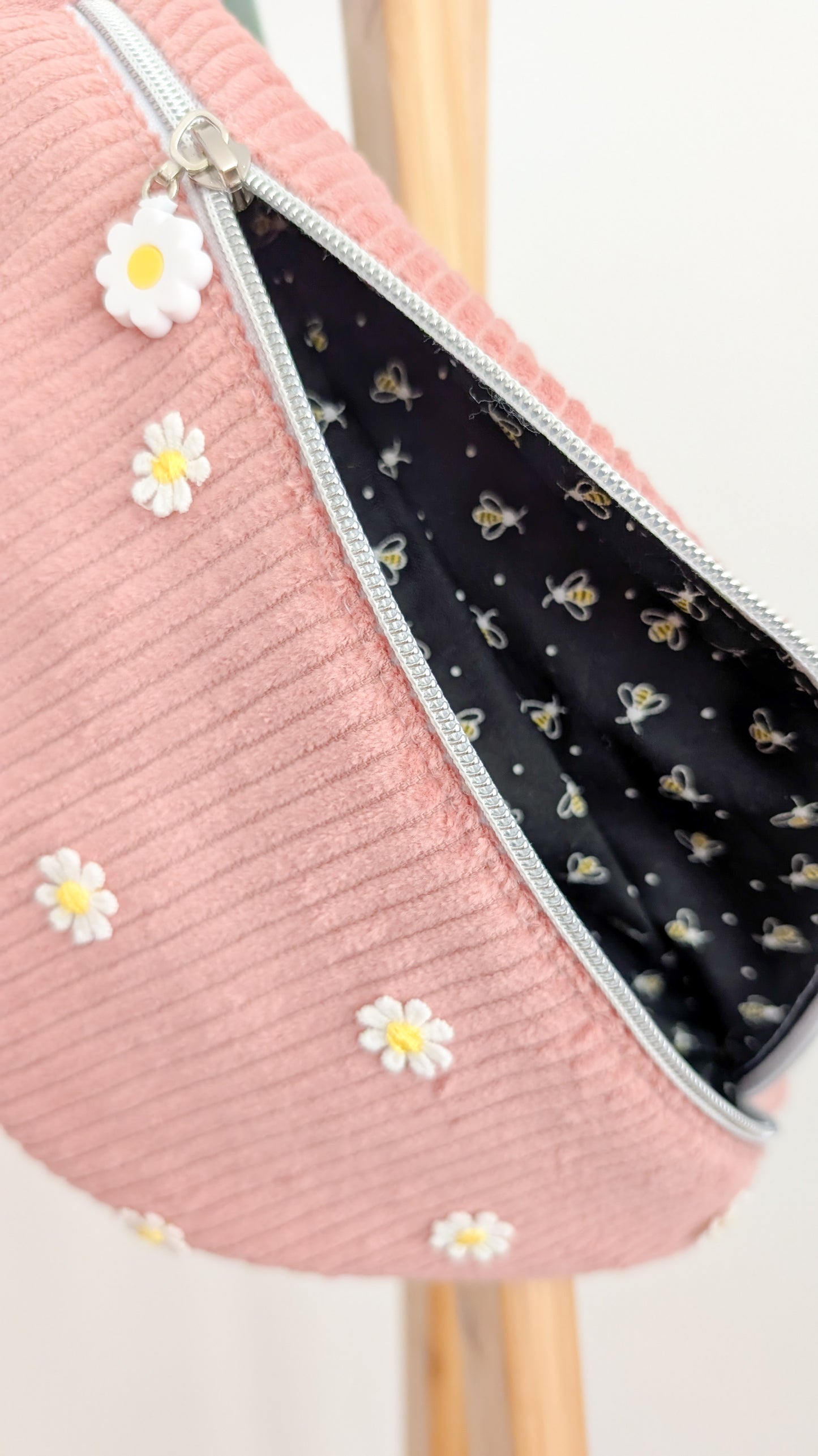 Cord Hipbag Bauchtasche Daisies - Schwarz oder Altrosa