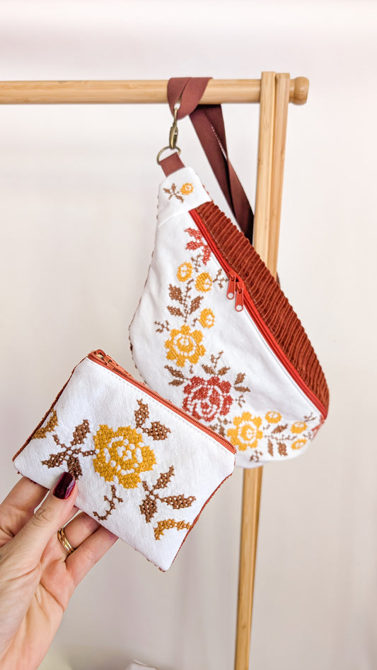 Upcycling XL Cord Bauchtasche GrannyBlumen Stickerei Braun + Geldbeutel