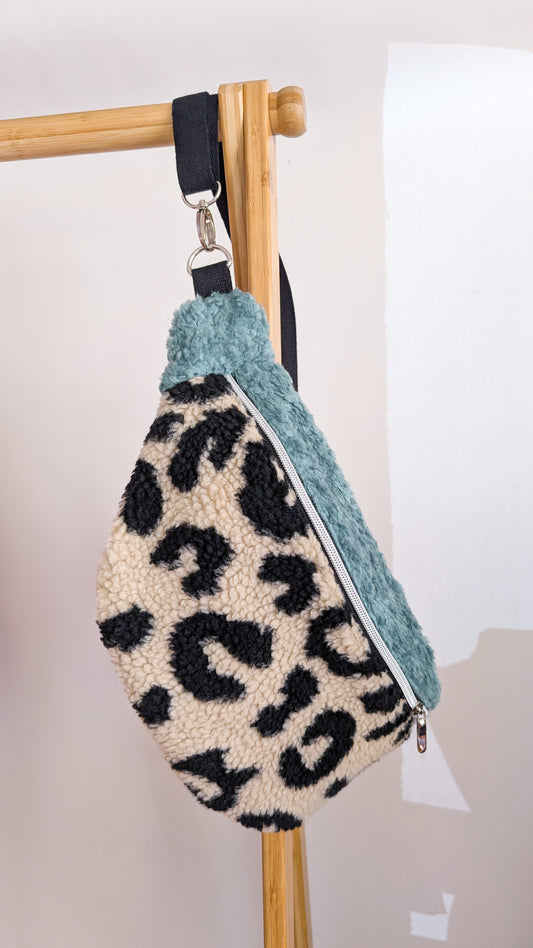 Große XL Umhängetasche Teddy Plüsch Bauchtasche Schwarz/Mint