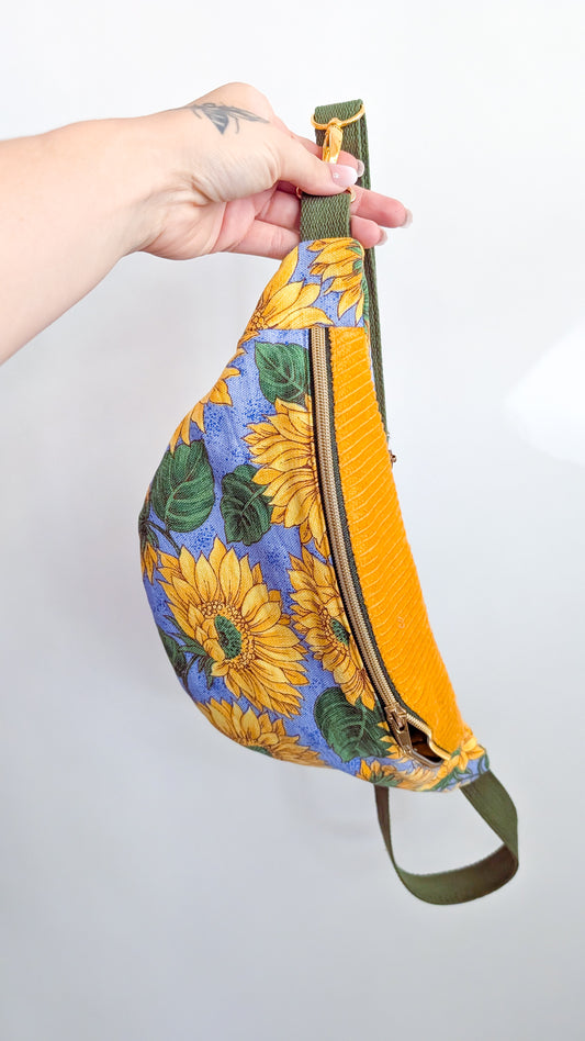 Upcycling Cord Bauchtasche Granny Sonnenblumen Hipbag