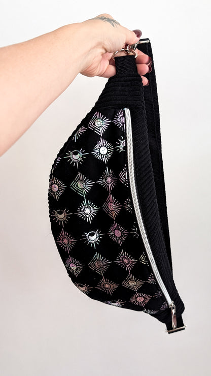 Hipbag Bauchtasche Crossbody Bag Schwarz MOONPHASES Halloween