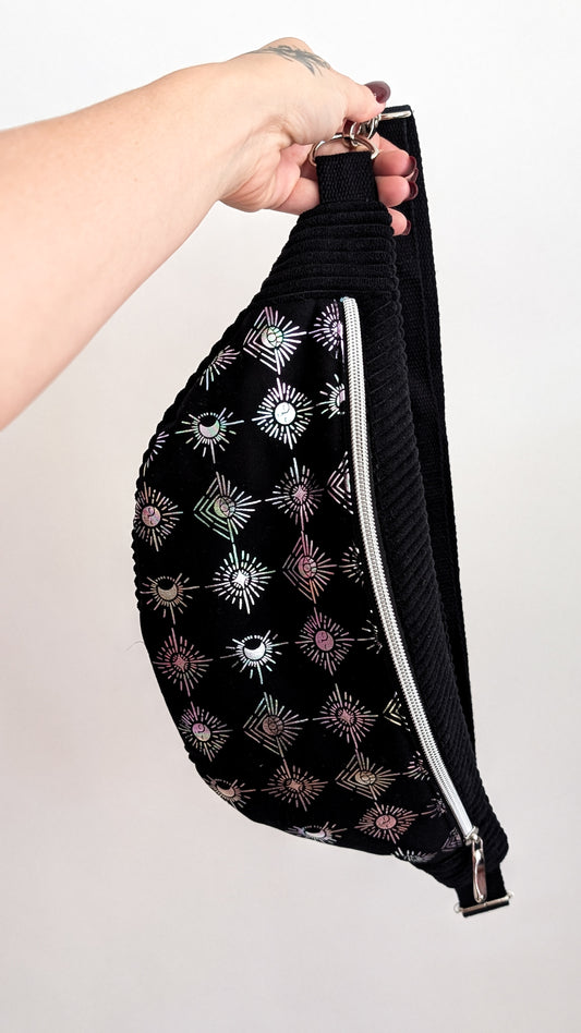 Hipbag Bauchtasche Crossbody Bag Schwarz MOONPHASES Halloween